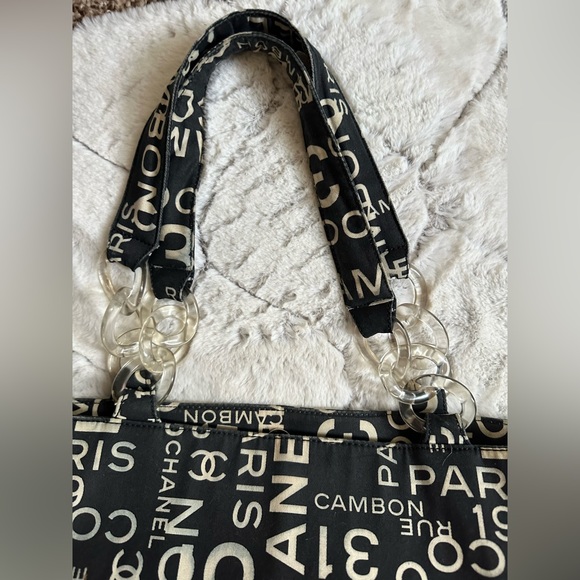 - - Chanel large tote bag with mini tote inside - Picture 15 of 16